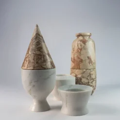 Vaso con coperchio Itineranti 9 in marmo
