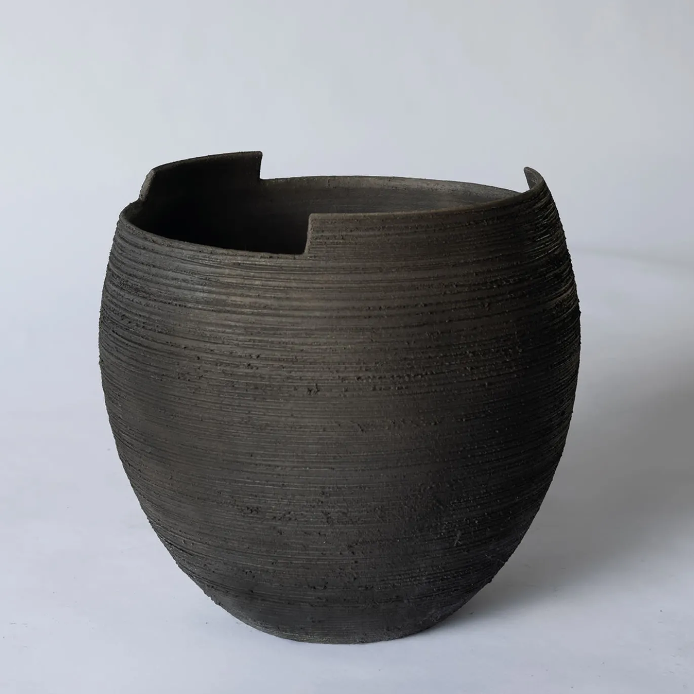 Vaso Cut Small Smoked Black