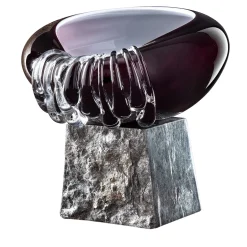 Vaso decorativo a base quadrata in vetro di Murano bordeaux Stravedamento