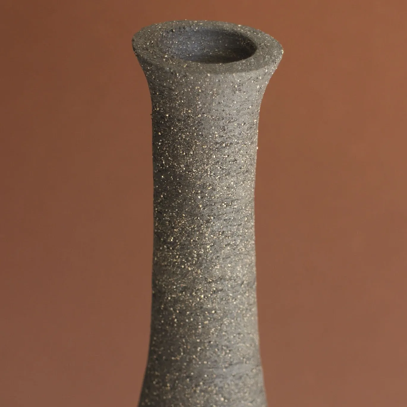 Vaso decorativo affusolato nero carbone