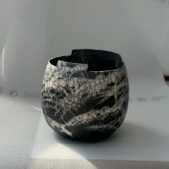 Vaso Decorativo Cut Piccolo Naked Scuro in Ceramica