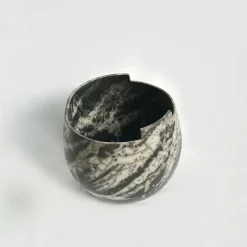 Vaso Decorativo Cut Piccolo Naked Scuro in Ceramica