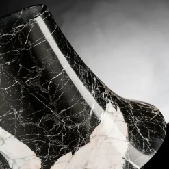 Vaso decorativo Eccentrico in marmo di piccole dimensioni
