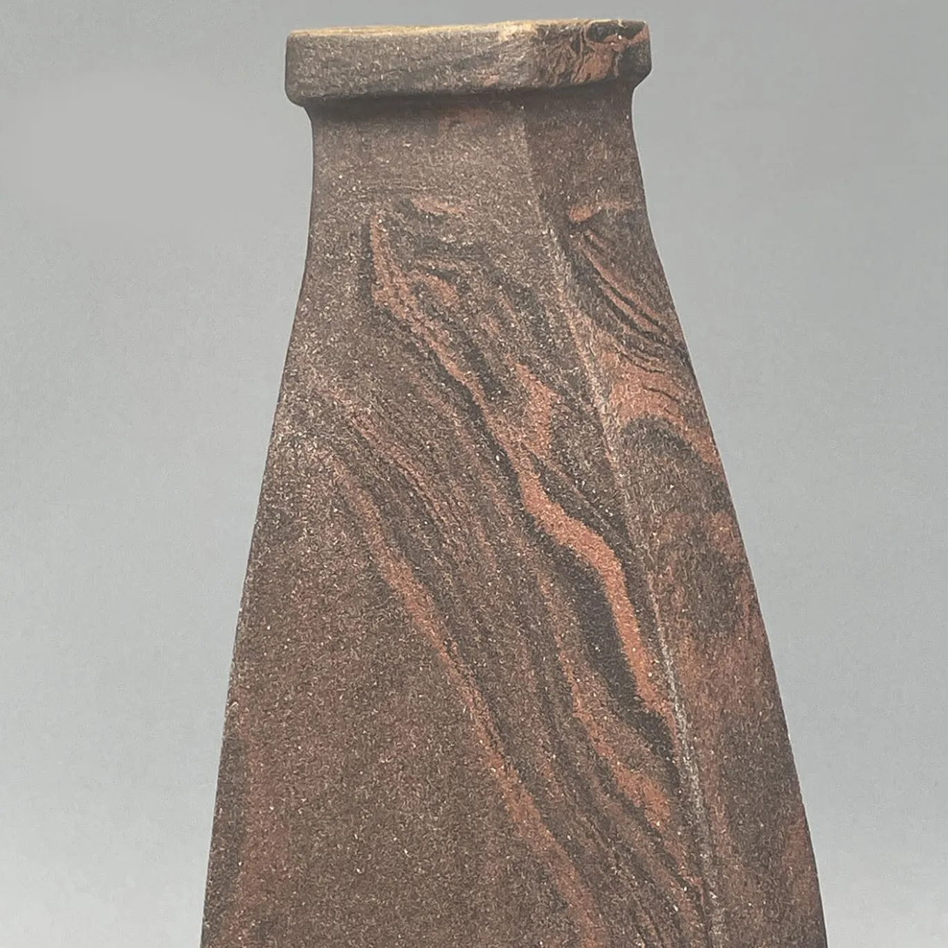 Vaso decorativo in gres nero e rosso N.73