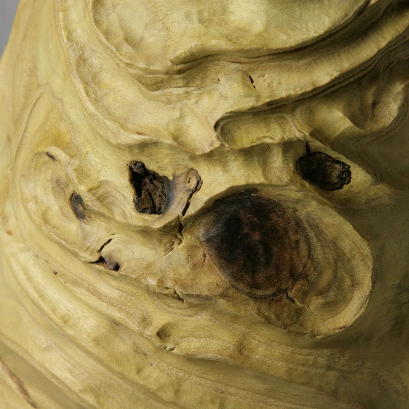 Vaso Decorativo in Legno Tornito a Forma di Goccia