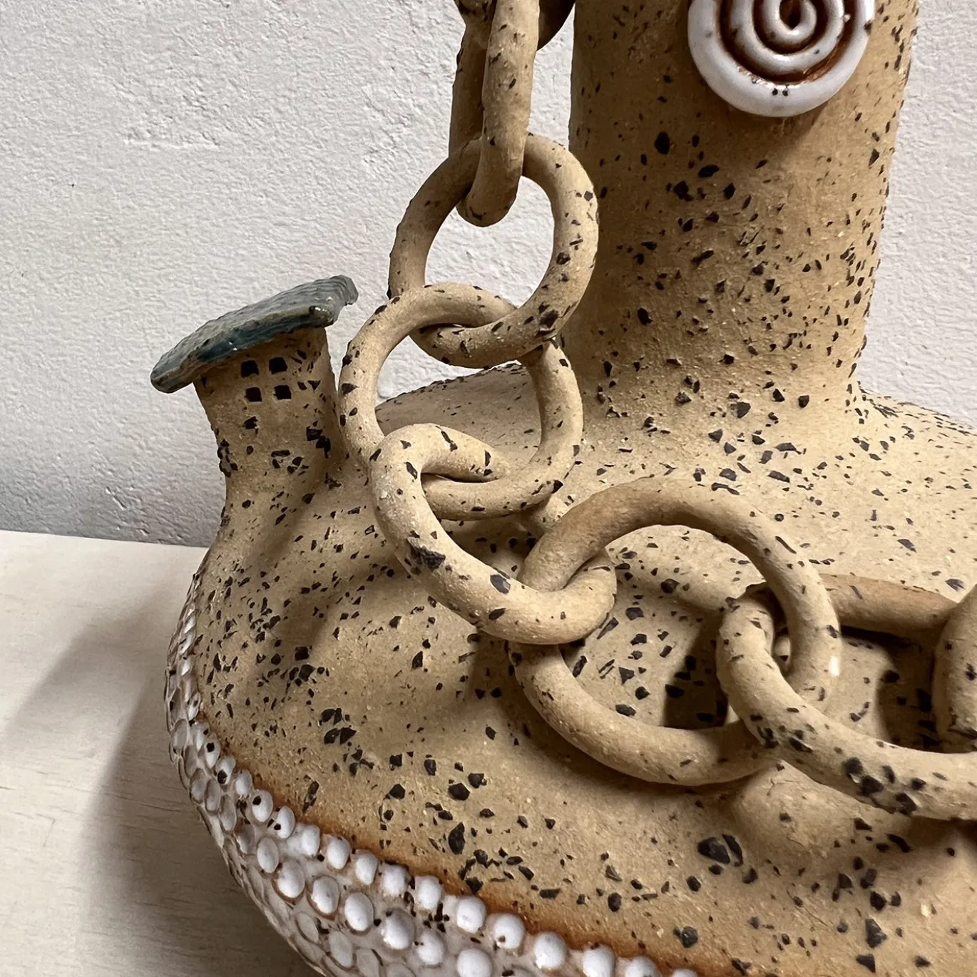 Vaso decorativo Kore Essenziale Legata in ceramica beige