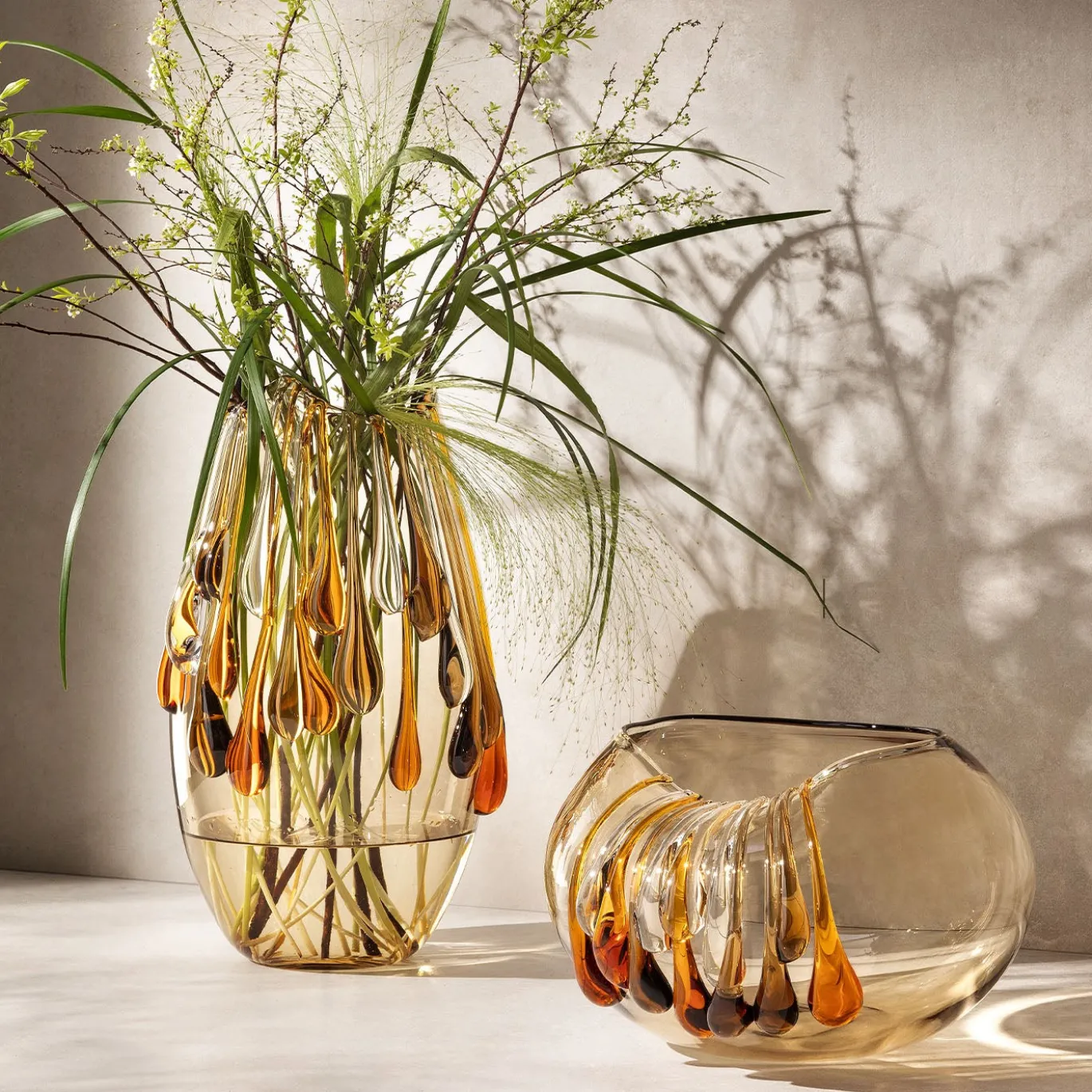Vaso decorativo Like a Bowl in vetro beige e ambra con gocce