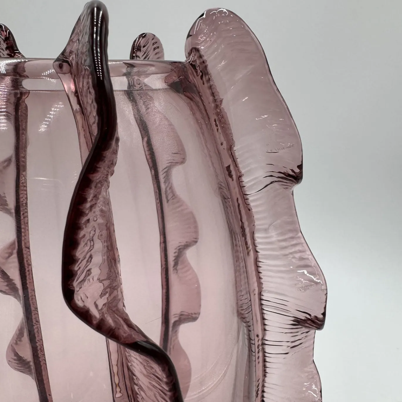 Vaso decorativo Onde alto in vetro di Murano rosa