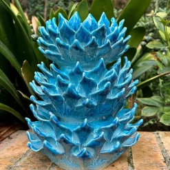 Vaso decorativo Pinecone in ceramica smaltata azzurra