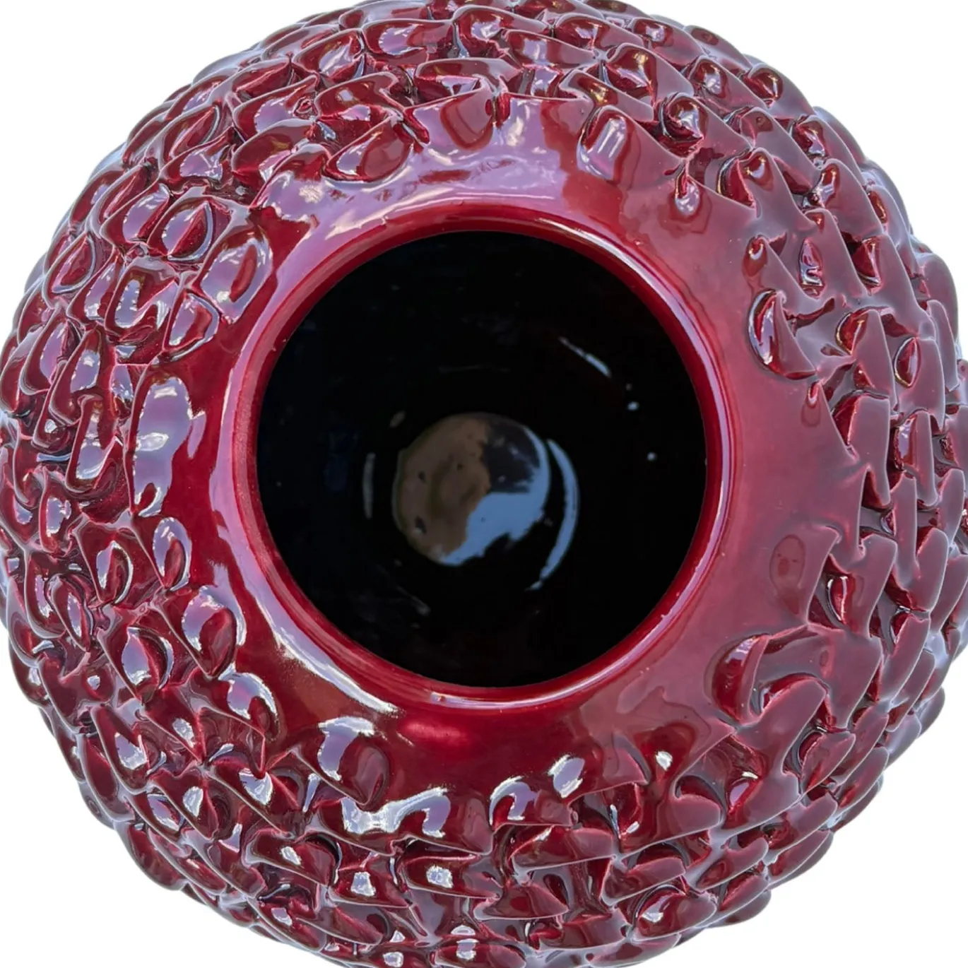 Vaso decorativo Small Round della serie Onda in ceramica rossa