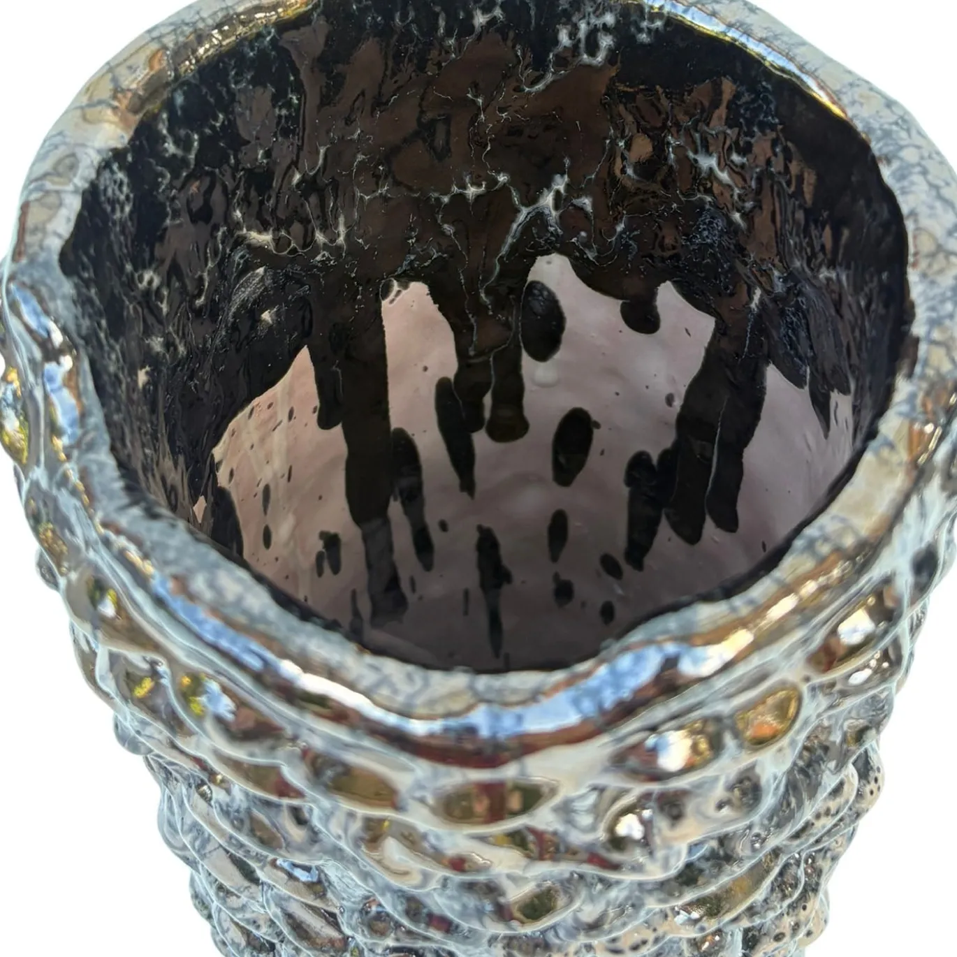 Vaso decorativo Tubino della serie Onda in ceramica rosa metallizzata