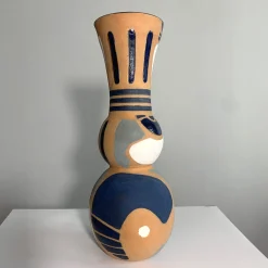 Vaso Decorativo U3 con Motivo Astratto in Terracotta