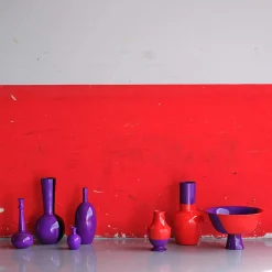 Vaso Energia Cinetica in ceramica viola fluo e nero intenso