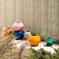 Vaso geometrico sfera in ceramica color miele
