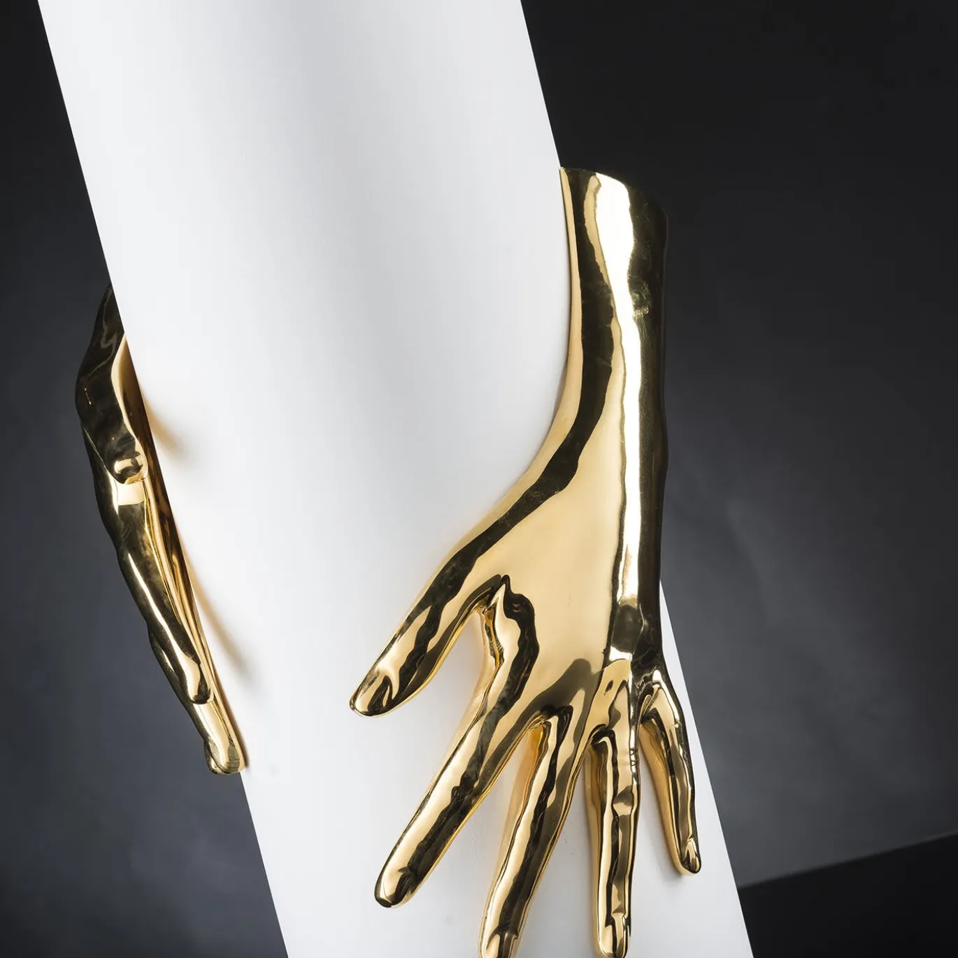 Vaso Hands oro e bianco