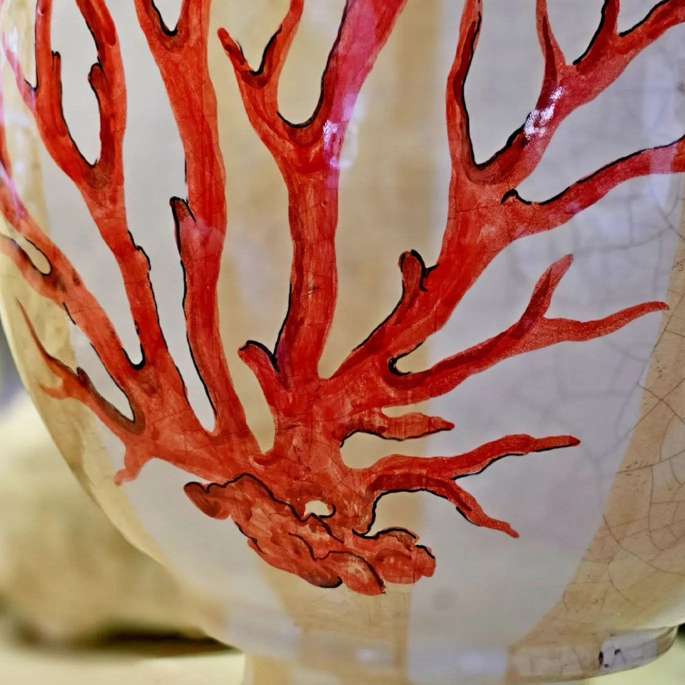 Vaso in Ceramica con Base a Righe Corallo Anemone