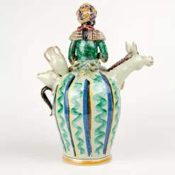 Vaso in ceramica con fischietto di donna contadina