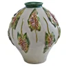 Vaso in ceramica con foglie in alto rilievo