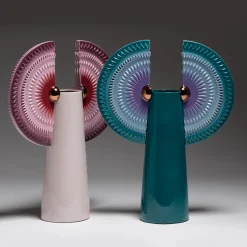 Vaso in ceramica lilla Solar Disc with Wings di Sara Ricciardi