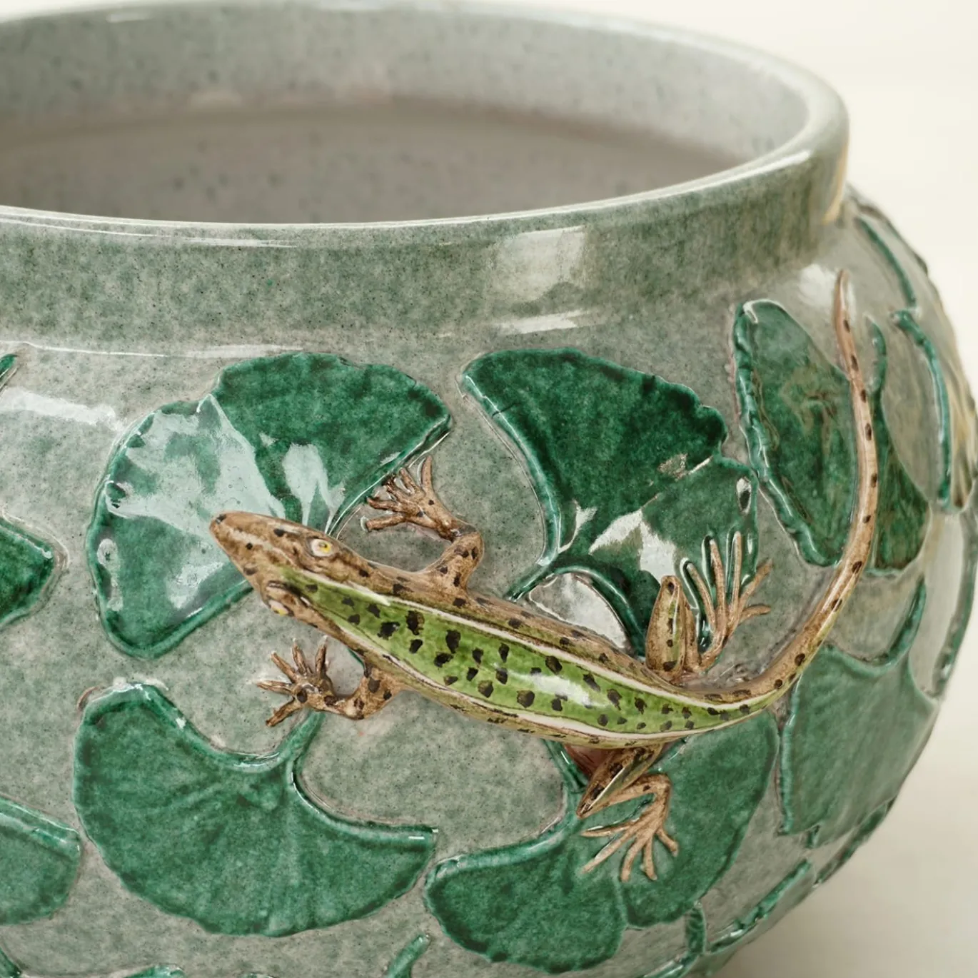 Vaso In Ceramica Lucertole Con Ginkgo