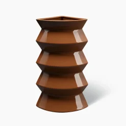 Vaso in ceramica marrone Curve #1 di Zaven