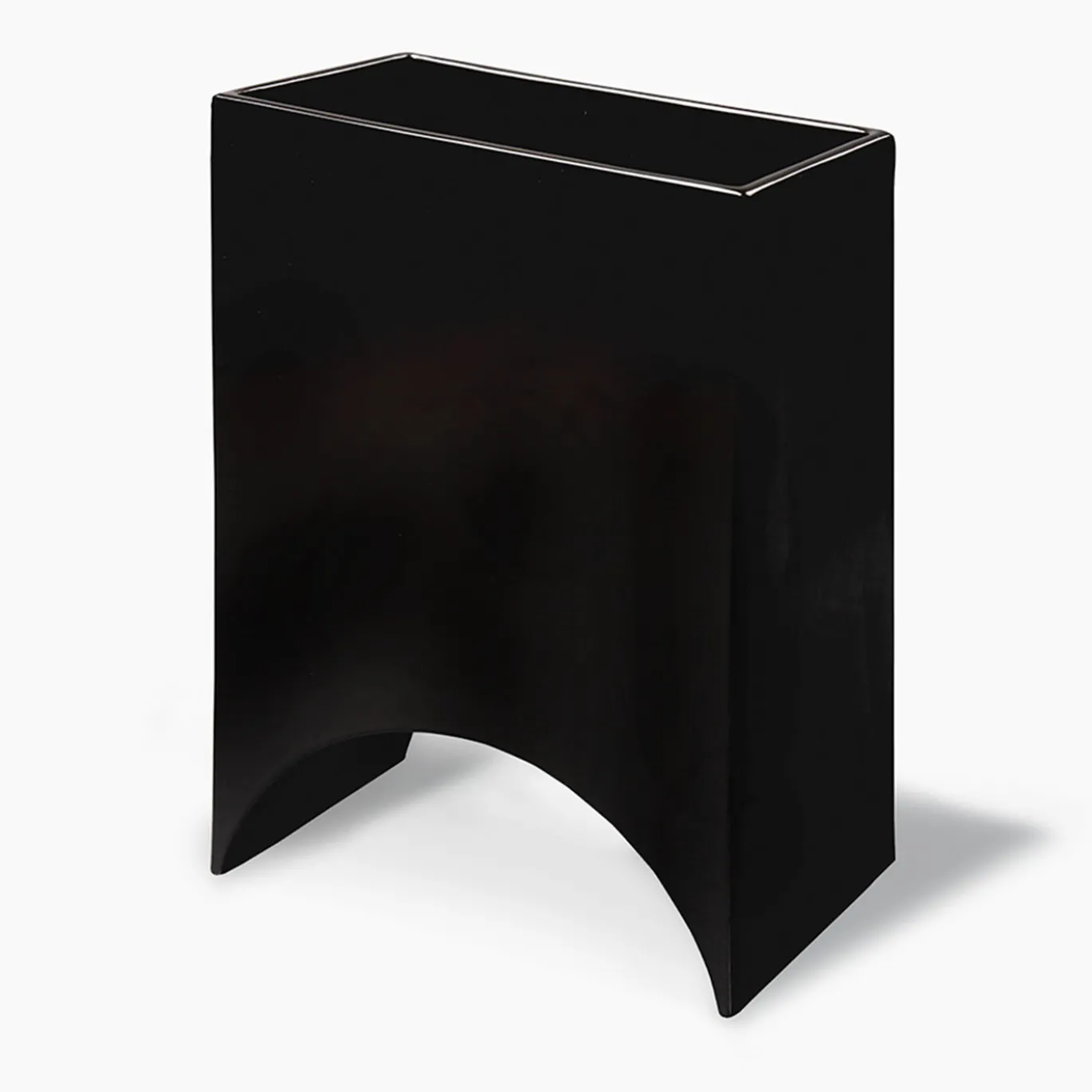 Vaso in ceramica nera Onda No.4 di Muller Van Severen