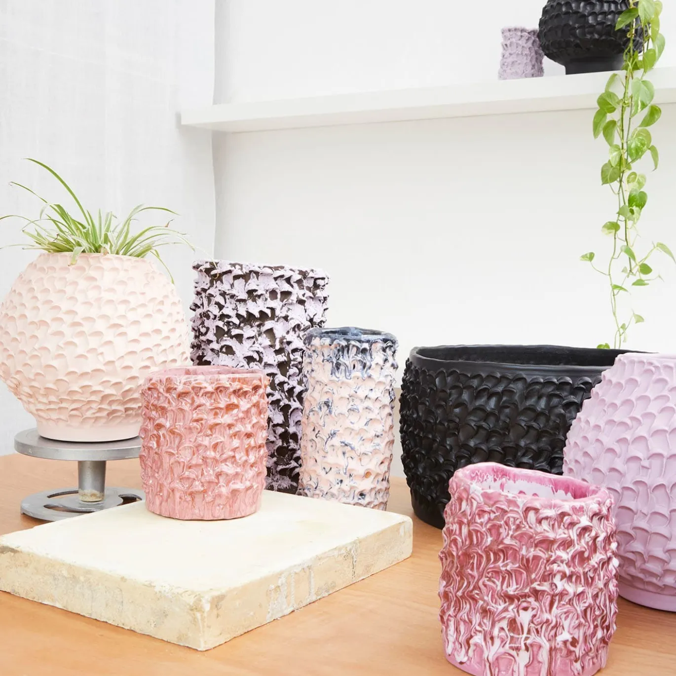 Vaso in Ceramica Olive Serie Onda Rosa Opaco