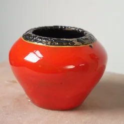 Vaso in ceramica rossa di San Sepolcro della Small Collection