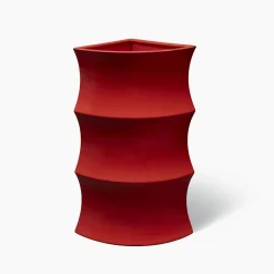 Vaso in ceramica rosso Curve #2 di Zaven