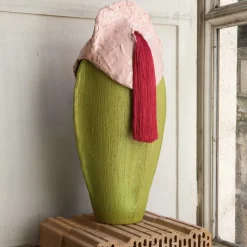 Vaso in Ceramica Seme Scudo Verticale di Sara Ricciardi