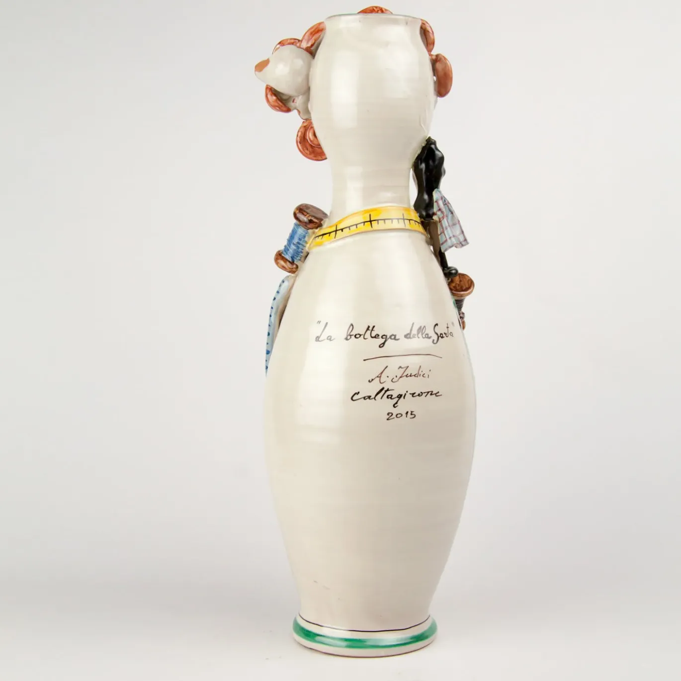 Vaso in ceramica The Seamstress