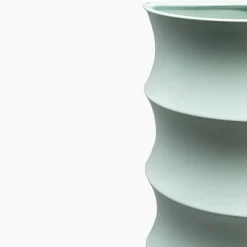 Vaso in ceramica turchese Curve #2 di Zaven
