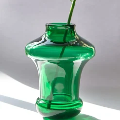 Vaso in cristallo verde soffiato a mano di Murano