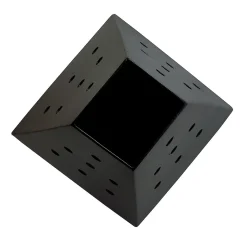 Vaso in metallo Tessingiu