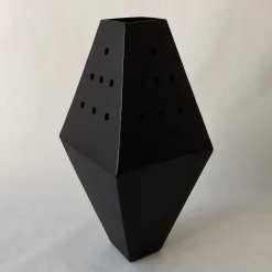 Vaso in metallo Tessingiu
