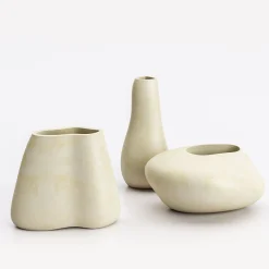 Vaso in pietra calcarea leccese Urano C Beige di Luca Scacchetti