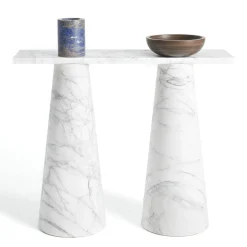 Vaso Inside Out in sodalite blu di Karen Chekerdjian