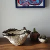 Vaso Luce in ceramica color crema opaca e smalto bronzo