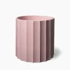 Vaso medio in ceramica rosa Column di Objects Of Common Interest