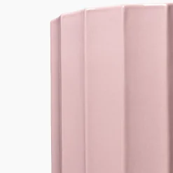 Vaso medio in ceramica rosa Column di Objects Of Common Interest