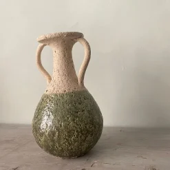 Vaso n.132a Anfora bianca con smalto verde