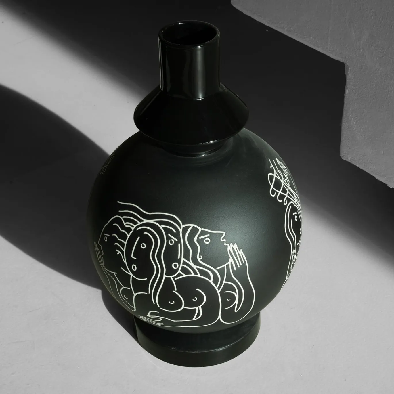 Vaso nero Follia