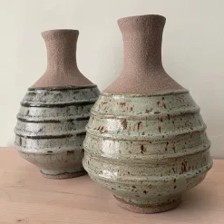 Vaso n. 166 Grigio con base smaltata verde