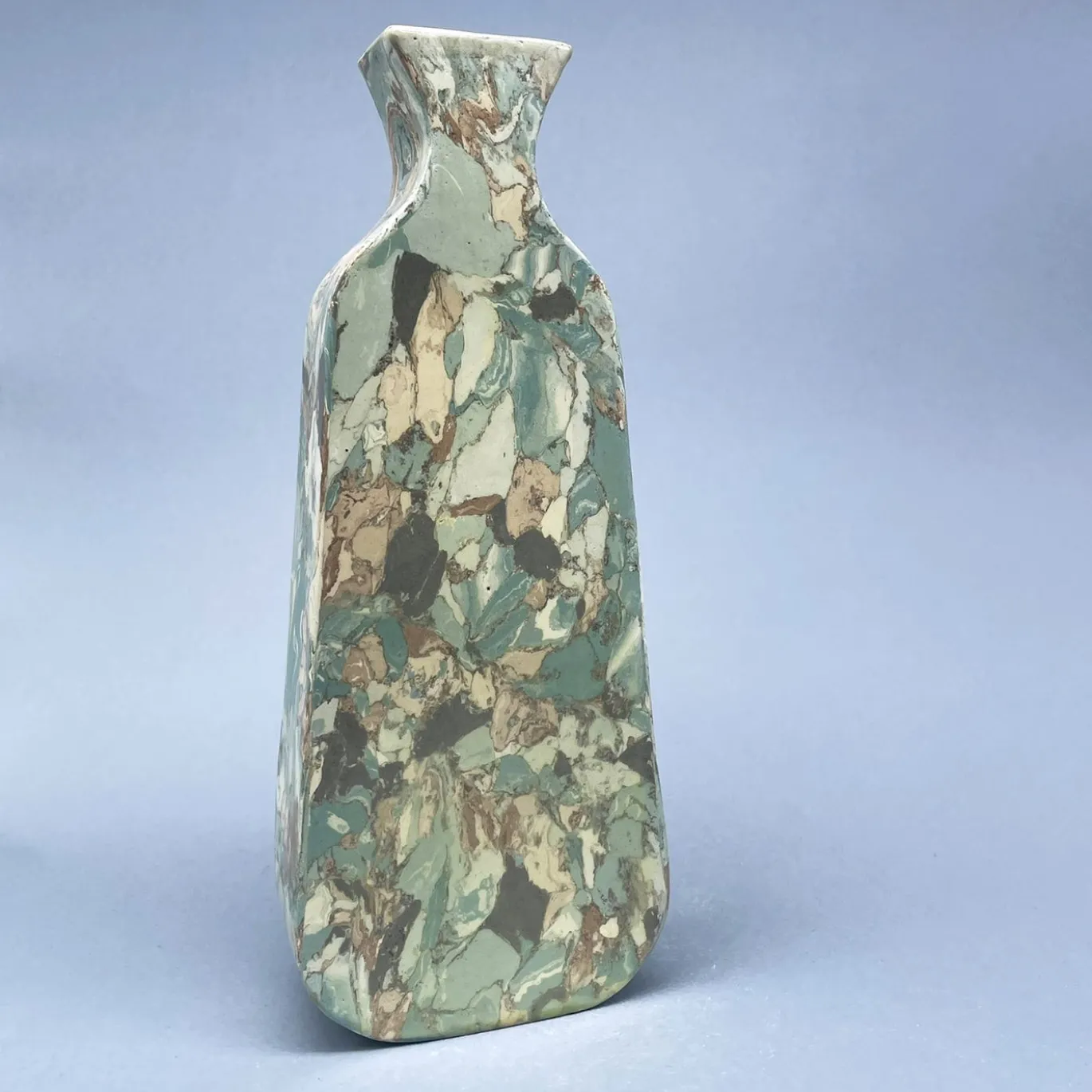 Vaso n. 87 in Ceramica effetto marmo breccia verde medio