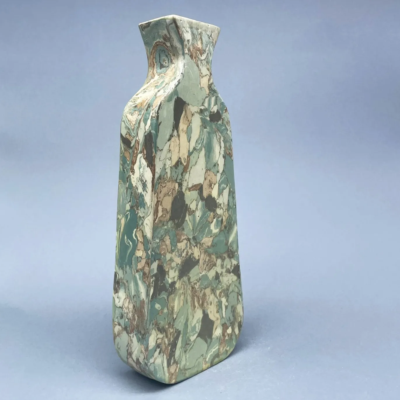 Vaso n. 87 in Ceramica effetto marmo breccia verde medio