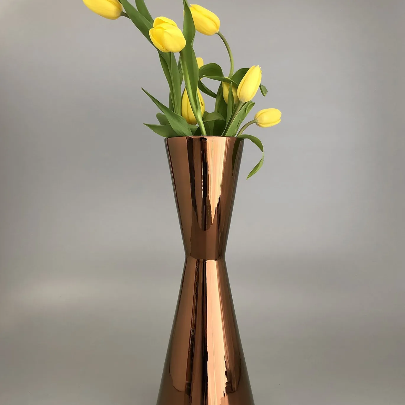 Vaso per fiori in terracotta Jigger Bronze