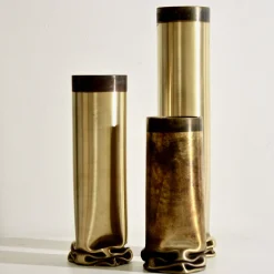 Vaso piccolo in ottone caldo