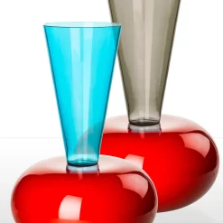 Vaso Puzzle Aqua/Rosso di Ettore Sottsass