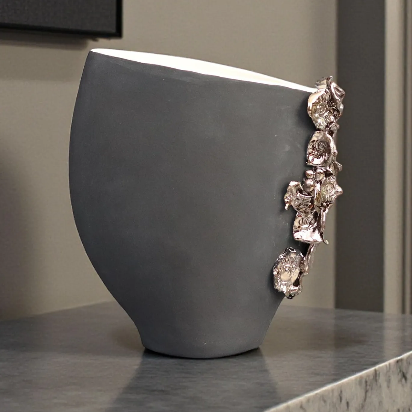 Vaso Ramadura piccolo in ceramica nera