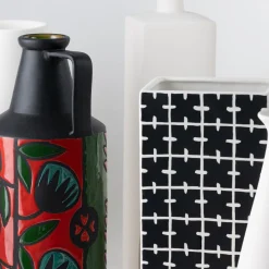 Vaso rettangolare bianco e nero